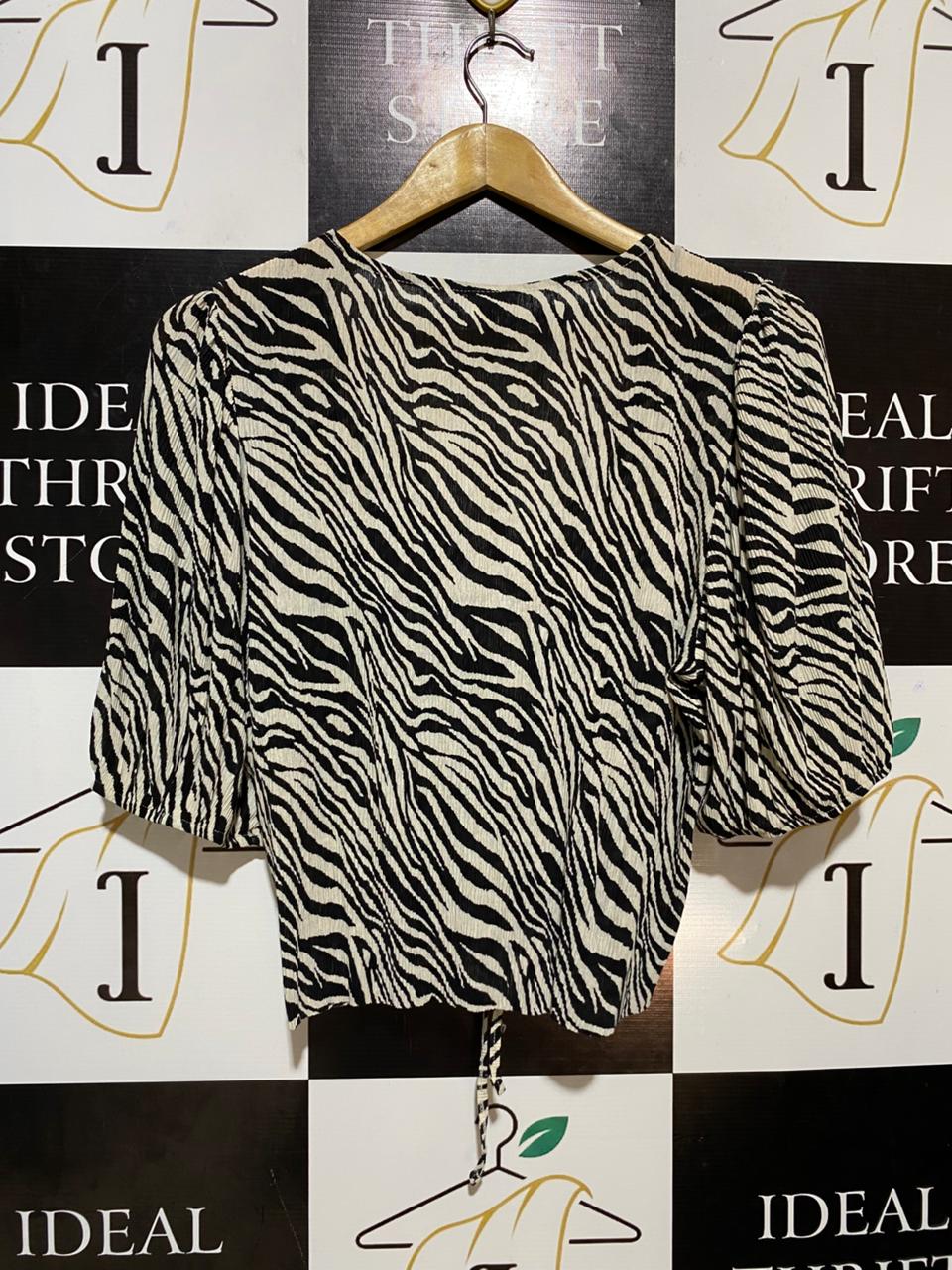 ANKO |L| BUST 20| B27| ZEBRA PRINT RUCHE DETAIL V-NECK TOP