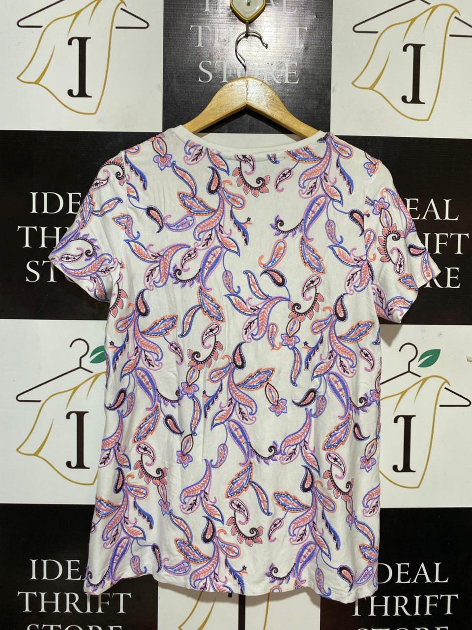 BLUE ILLUSION |M| BUST 18| B29| PAISLEY PRINT SCOOP NECK T-SHIRT
