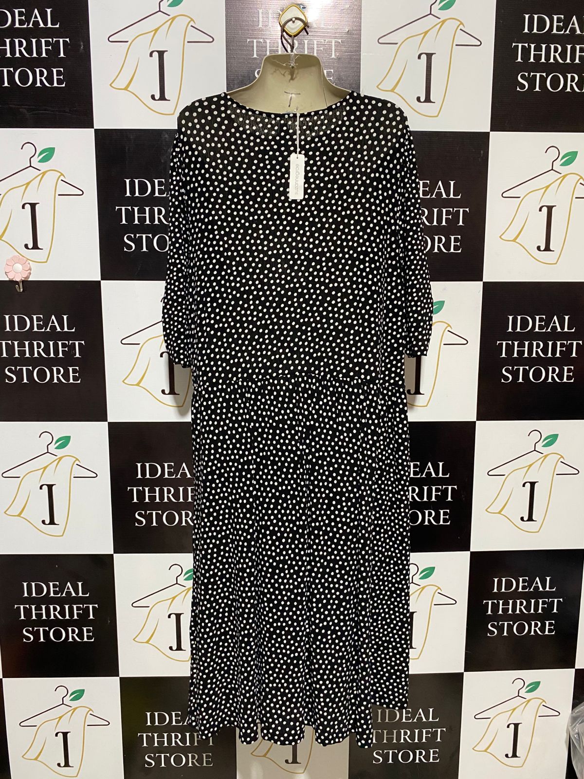 SUZANNEGRAE |XL| BUST 22| B32| ELEGANT BLACK & WHITE POLKA DOT V-NECK MAXI DRESS