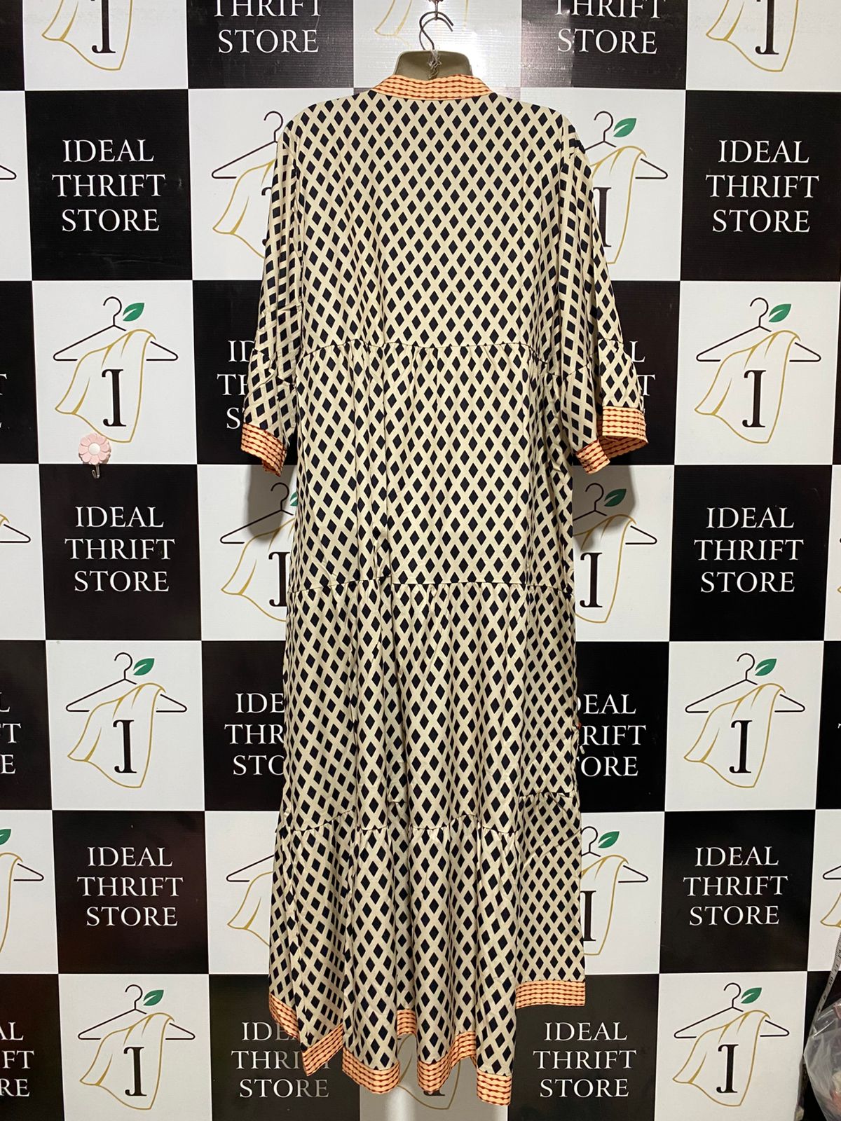 |XL| BUST 25| B32| CHIC GEOMETRIC DIAMOND PRINT TIERED MAXI DRESS WITH CONTRAST BORDER