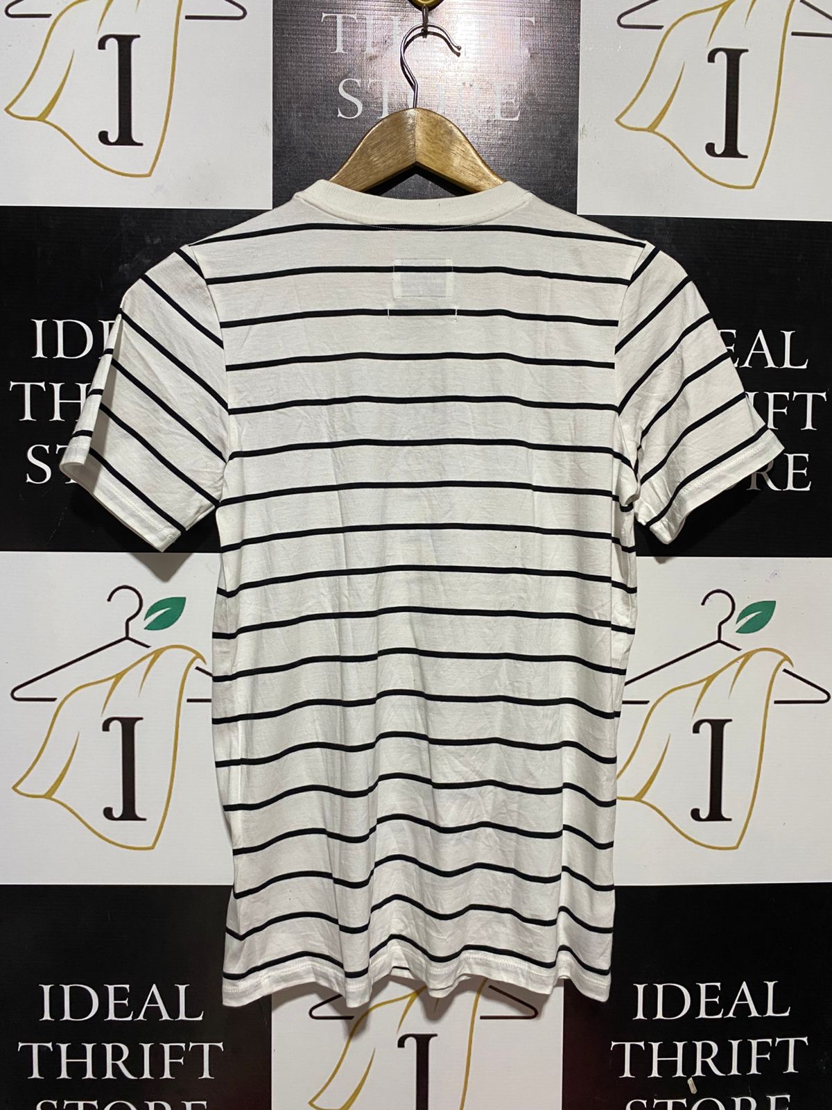 COUNTRY ROAD |M| BUST 17| B32| STRIPED LOGO GRAPHIC SHORT SLEEVE TEE