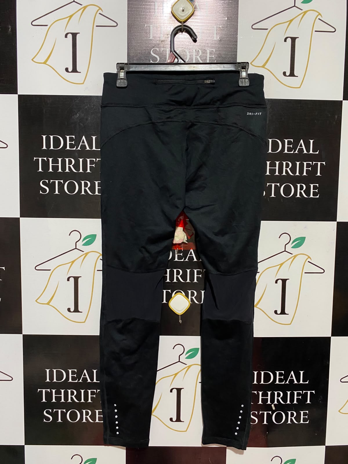 NIKE |M| WAIST 29| B33| BLACK PERFORMANCE ACTIVEWEAR LEGGINGS WITH SILVER SWOOSH