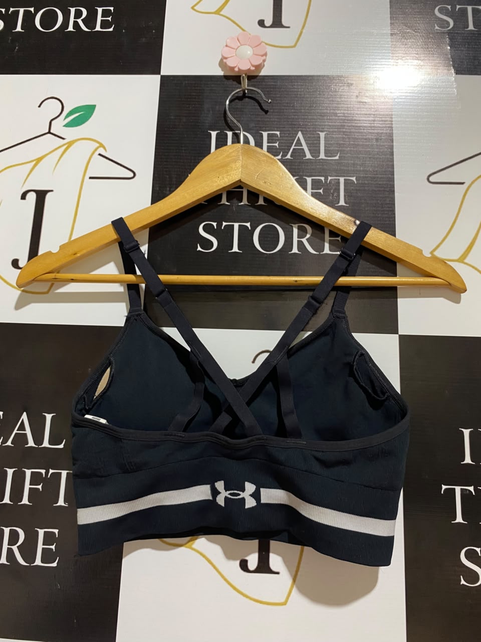 UNDER ARMOUR |S| BUST 13| B35| WOMEN'S SEAMLESS STRAPPY SPORTS BRA IN BLACK WITH WHITE BRANDED BAND