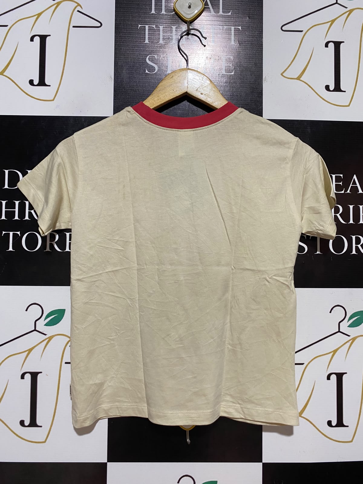 BONDS |S| BUST 16| B35| UNISEX CREW TEE WITH LOBSTER GRAPHIC PRINT IN CREAM AND RED