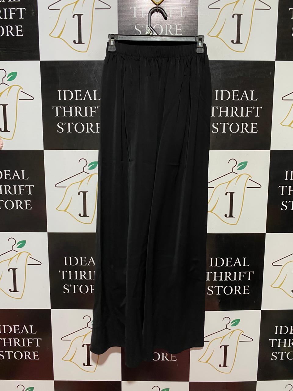 |XS| WAIST 24| B39| CHIC JET BLACK FLOWING MAXI SKIRT WITH COMFORT ELASTIC WAISTBAND