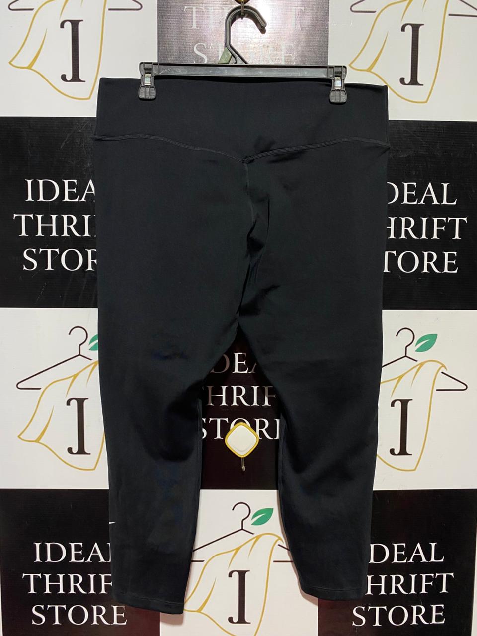 NIKE |XL| WAIST 34| B40| CLASSIC BLACK CROPPED ACTIVEWEAR LEGGINGS