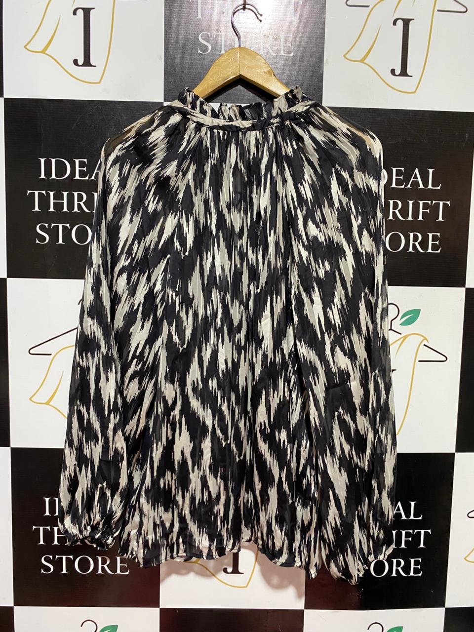 H&M |XL| BUST 24| B40| CHIC MONOCHROME ABSTRACT IKAT PRINT MOCK NECK BLOUSE