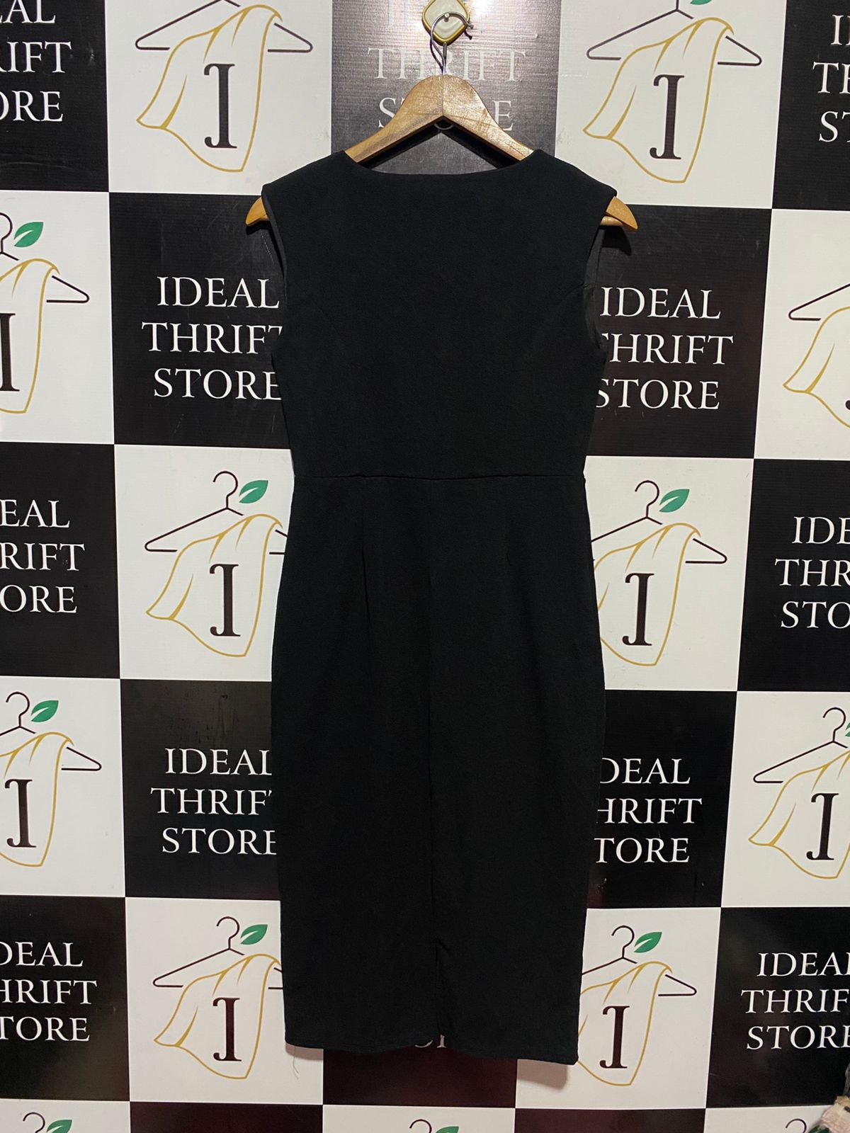 SES |S| BUST 15| B41| BLACK FRONT ZIPPER BODYCON DRESS - SLEEVELESS V-NECK SHEATH DRESS WITH O-RING PULL