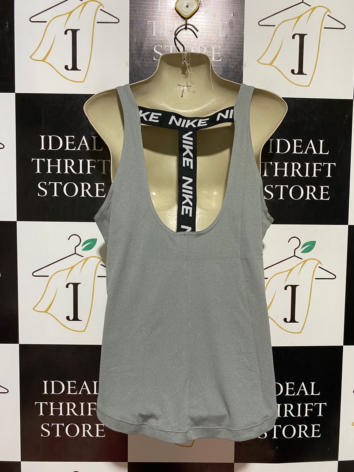 NIKE |L| BUST 18| B44| SLEEVELESS ACTIVEWEAR SPORTS VEST LOOSE FIT TRAINING TOP