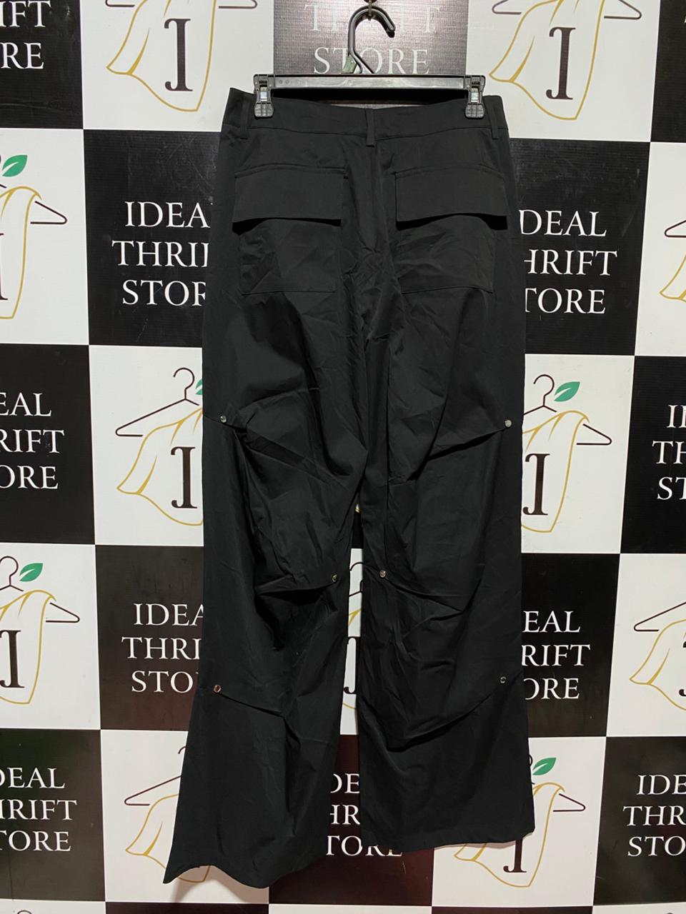 APEA |L| WAIST 29| B43| BLACK TECHWEAR WIDE LEG PANTS GORPCORE CARGO TROUSERS RIVET DETAIL STREETWEAR