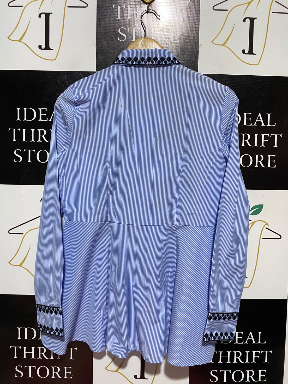 ZARA WOMEN |XS| BUST 27| B46| WOMAN LIGHT BLUE STRIPED EMBROIDERED SHIRT