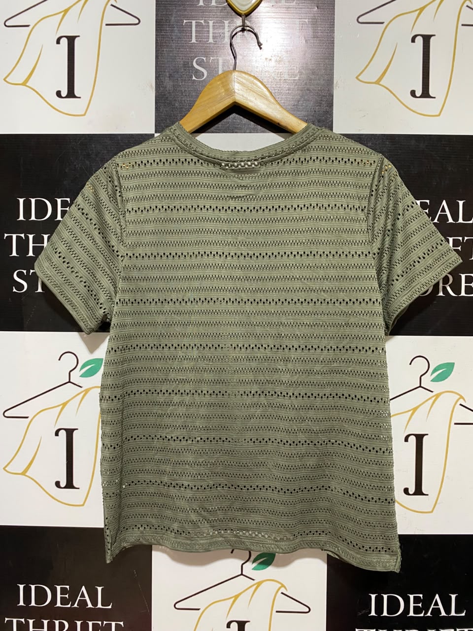 JEANSWEST |M| WAIST 18| B46| SAGE GREEN KNIT FRONT KNOT SHORT SLEEVE TOP
