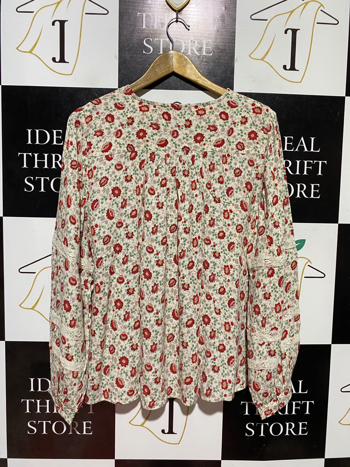 PERUNA |L| BUST 24| B48| BOHEMIAN CREAM FLORAL BLOUSE WITH CROCHET LACE TRIM AND TIE NECK