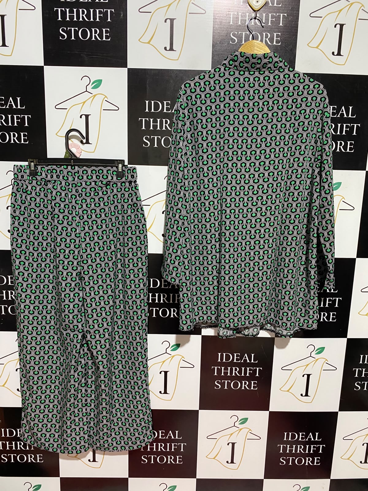 SHEIN |XL| A1| GREEN & BLACK RETRO GEOMETRIC PRINT CO-ORD MATCHING SET