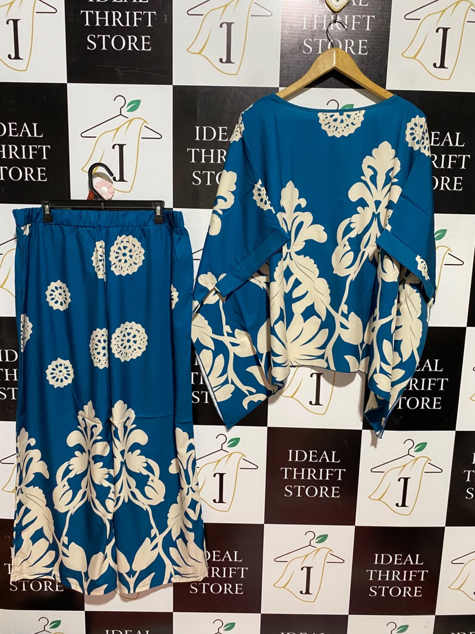 SHEIN CURVE |XXL| A2| TEAL BLUE AND CREAM DAMASK PRINT TWO-PIECE CO-ORD SET