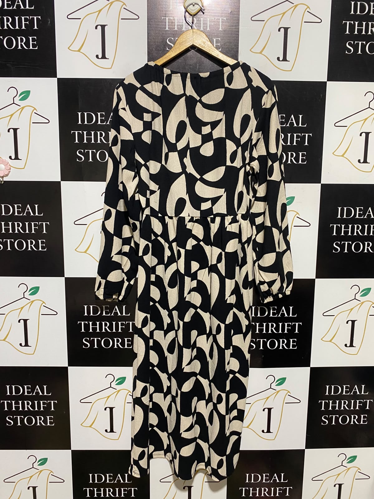 TU WOMAN |L| BUST 19| A3| RETRO CHIC MONOCHROME ABSTRACT PRINT MIDI DRESS WITH TIE NECK