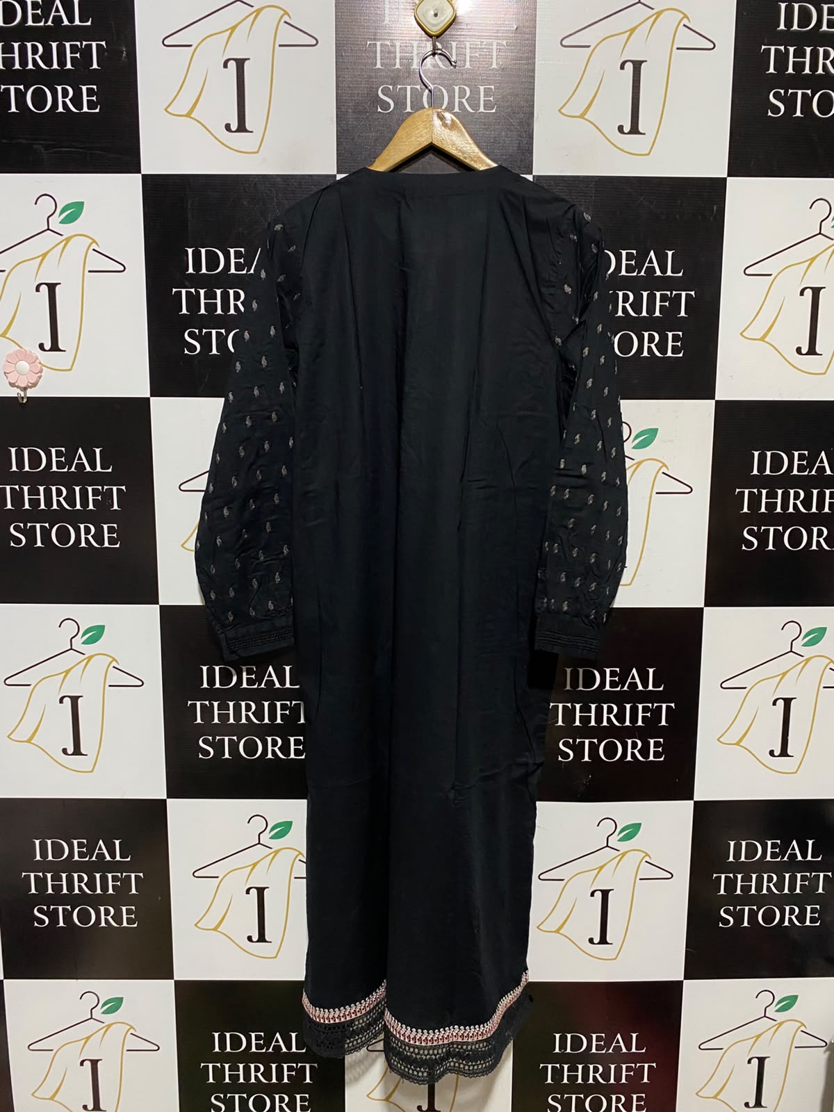 KHAADI |M| BUST 20| A4| BLACK BOOTI PRINTED KURTI WITH EMBROIDERED PAISLEY DAMAN