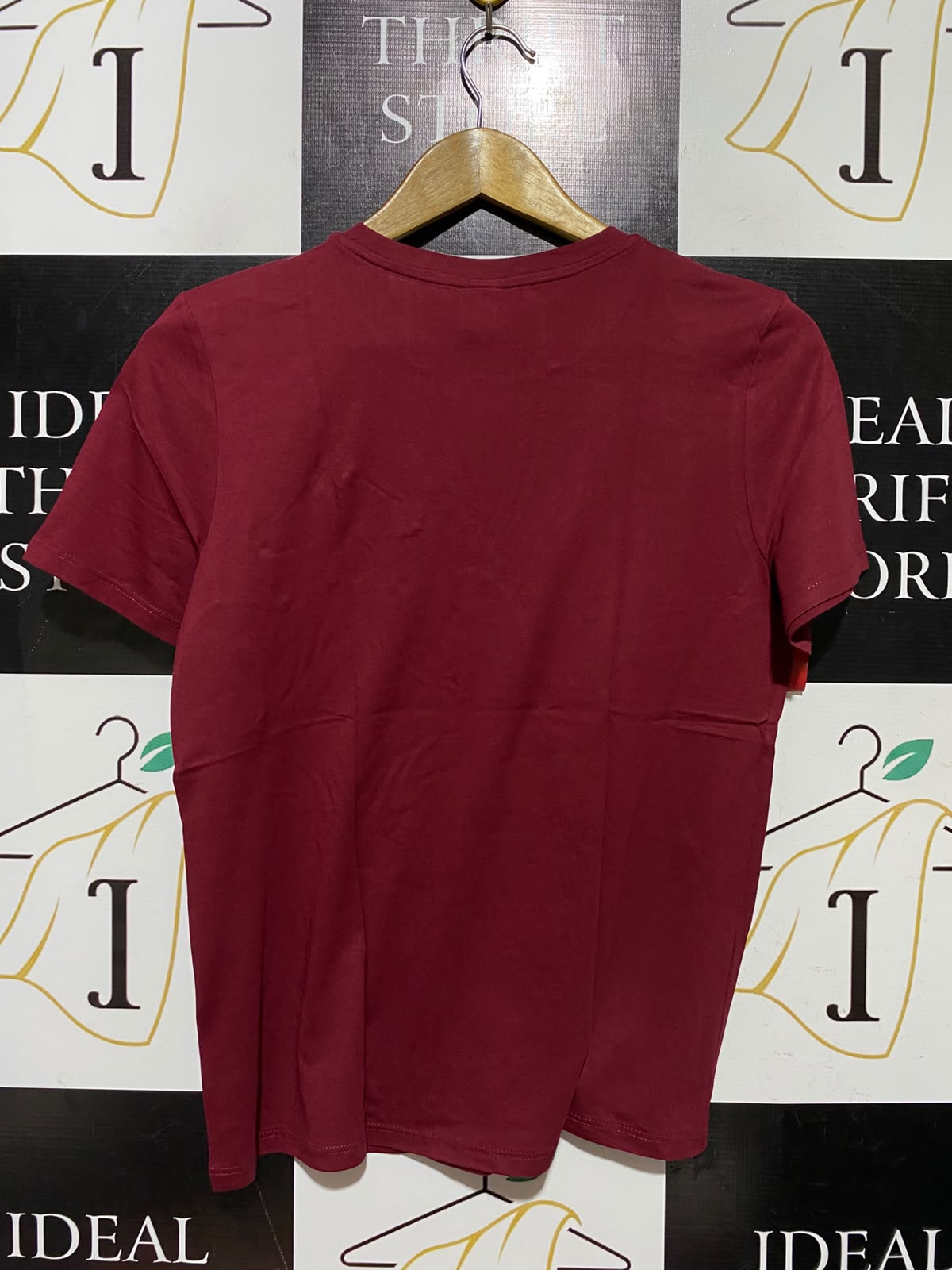 H&M |S| BUST 17| A4| PREMIUM MAROON TEE WITH DECORATIVE BROOCH