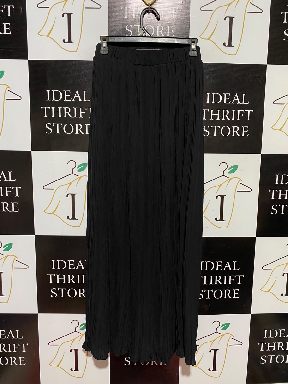 STYLI |XS| WAIST 24| A4| CLASSIC BLACK STYLI PLEATED MAXI SKIRT