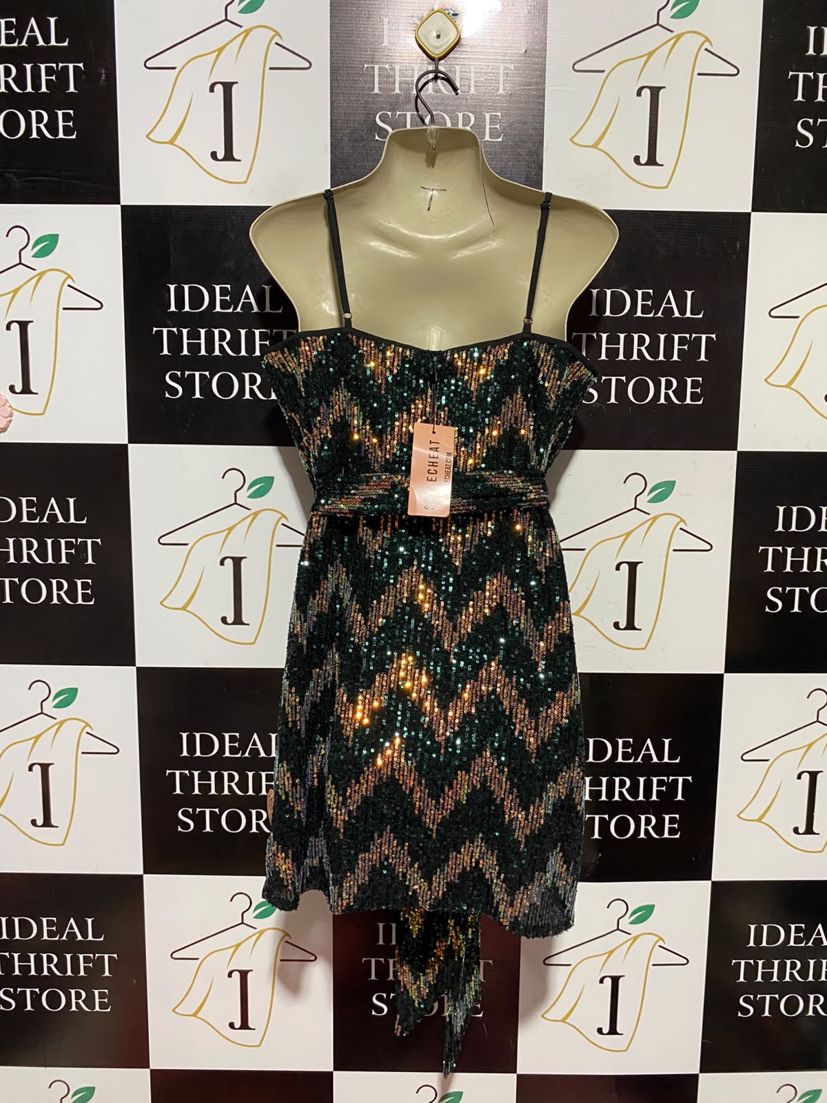 STYLE CHEAT |M| BUST 18| A4| ATEMENT PARTY-READY SEQUINED MINI DRESS