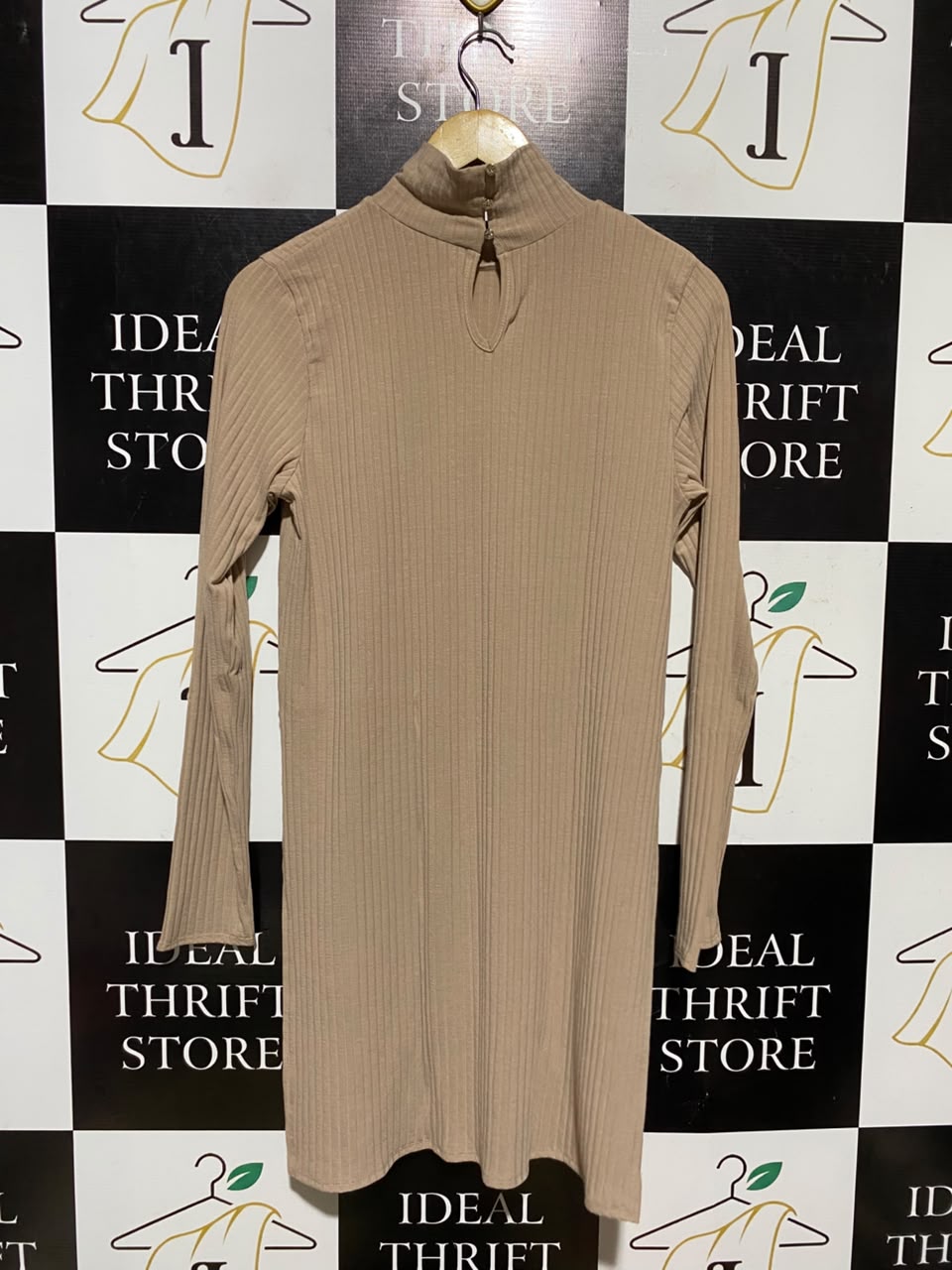 DOROTHY PERKINS |M| BUST 17| A4| ESSENTIAL BEIGE RIBBED TURTLENECK MIDI DRESS
