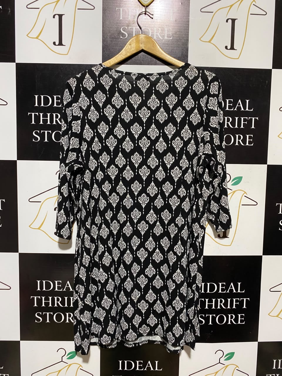 GRORGE |L| BUST 21| A4| CHIC BLACK AND WHITE DAMASK PRINT DRESS