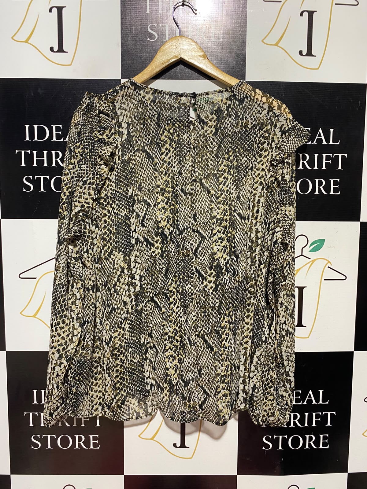 PRIMARK |XL| BUST 24| A5| SNAKESKIN PRINT LONG-SLEEVE RUFFLE SHOULDER BLOUSE