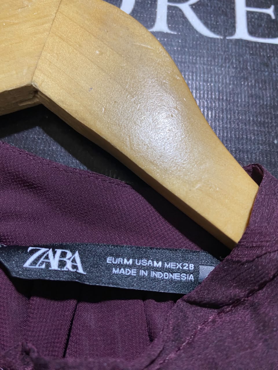 ZARA |M| BUST 22| A6| DEEP PLUM PURPLE TEXTURED APPLIQUÉ HIGH-NECK BLOUSE