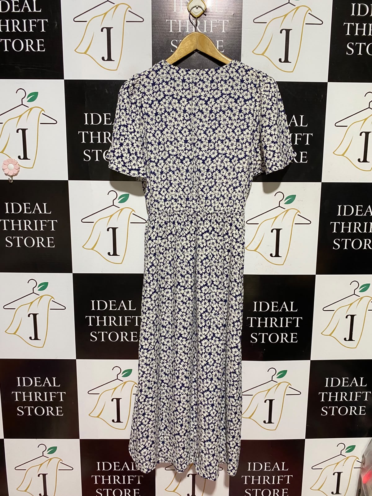 PARIS AYELIER |M| BUST 17| A8| NAVY AND WHITE DAISY FLORAL PRINT BUTTON-FRONT MIDI DRESS