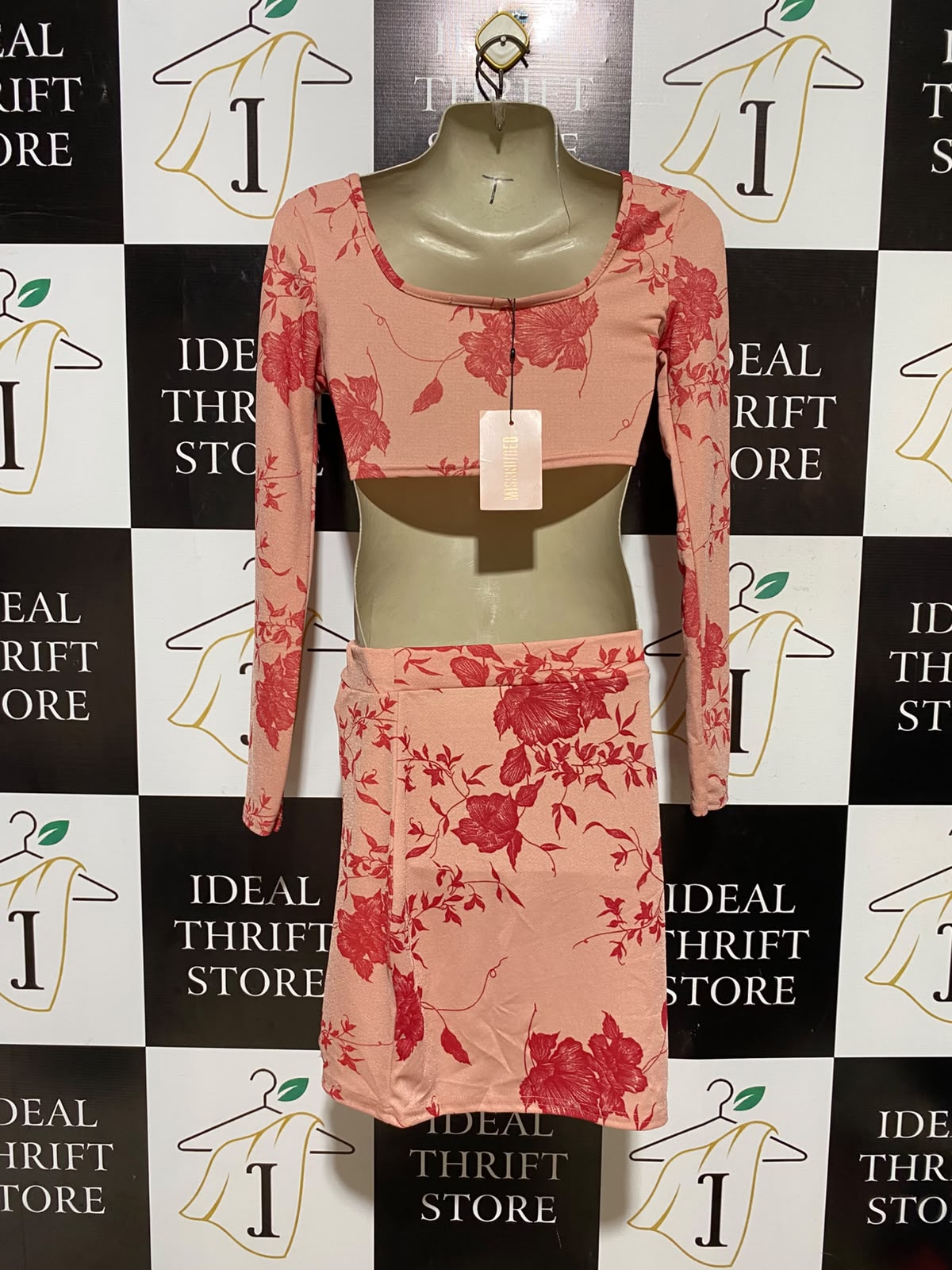 MISSGUIDED |S| A8| WOMEN'S PINK & RED FLORAL PRINT TWO-PIECE CROP TOP & SKIRT SET