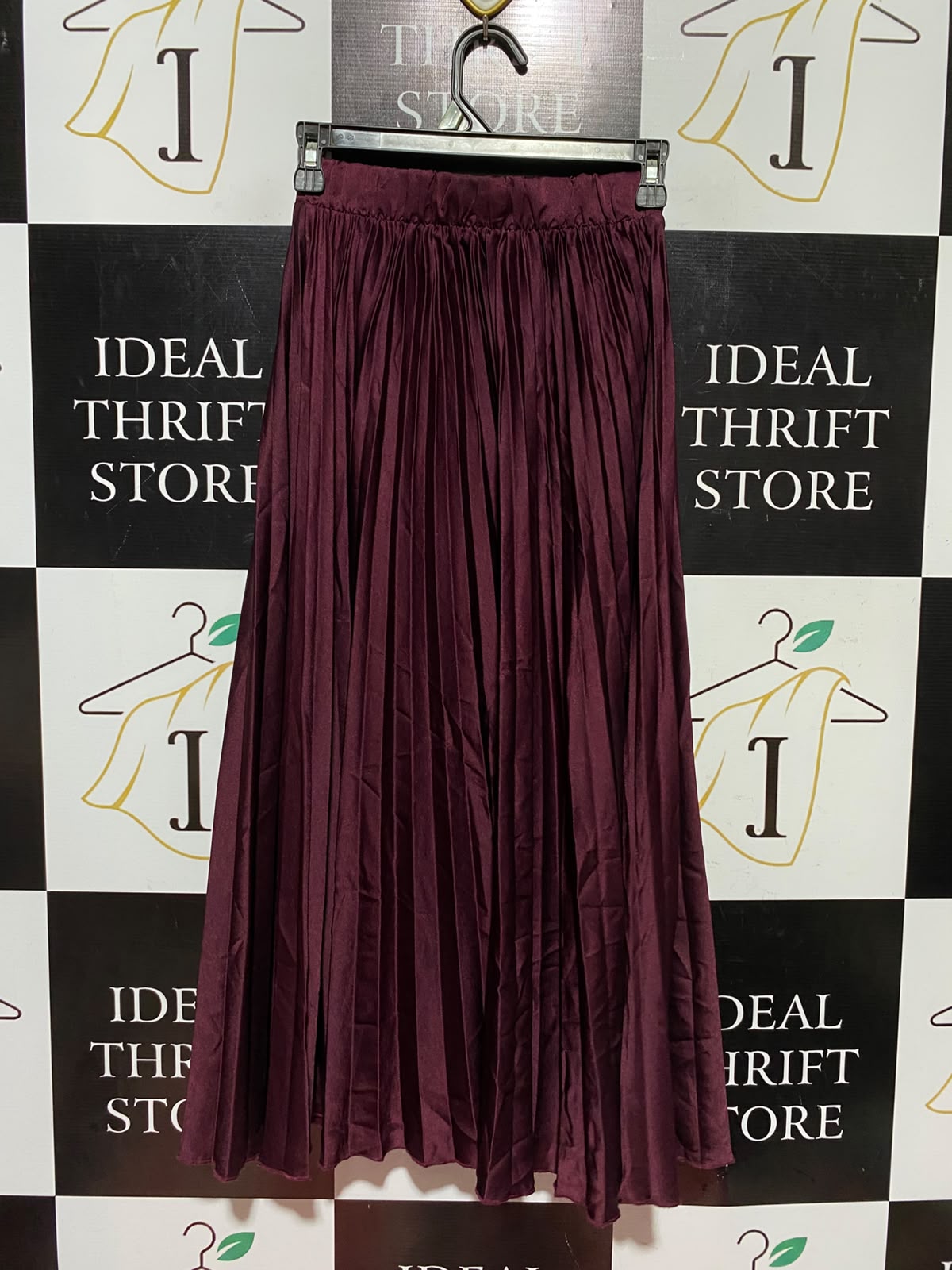 NEW LOOK |S| WAIST 22| A7| WOMEN'S BURGUNDY SATIN PLEATED MIDI SKIRT