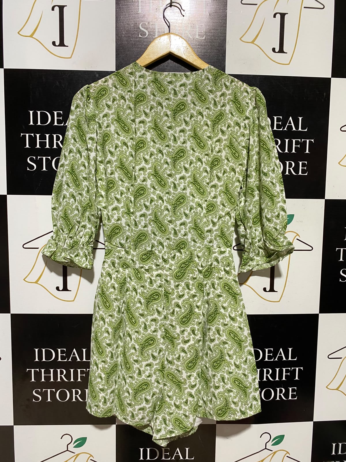 BOOHOO |S| BUST 16| A9| PAISLEY PRINT FRONT-TIE CUTOUT ROMPER - OLIVE GREEN & IVORY