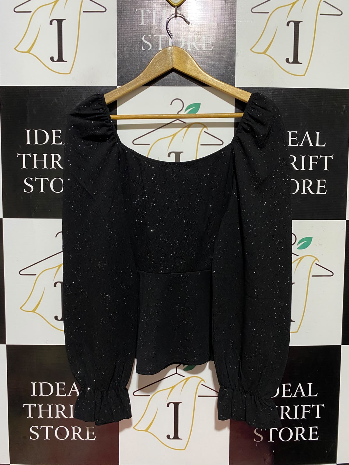 QUIZ |M| BUST 18| A11| LACE-UP FRONT GLITTER PEPLUM TOP - BLACK