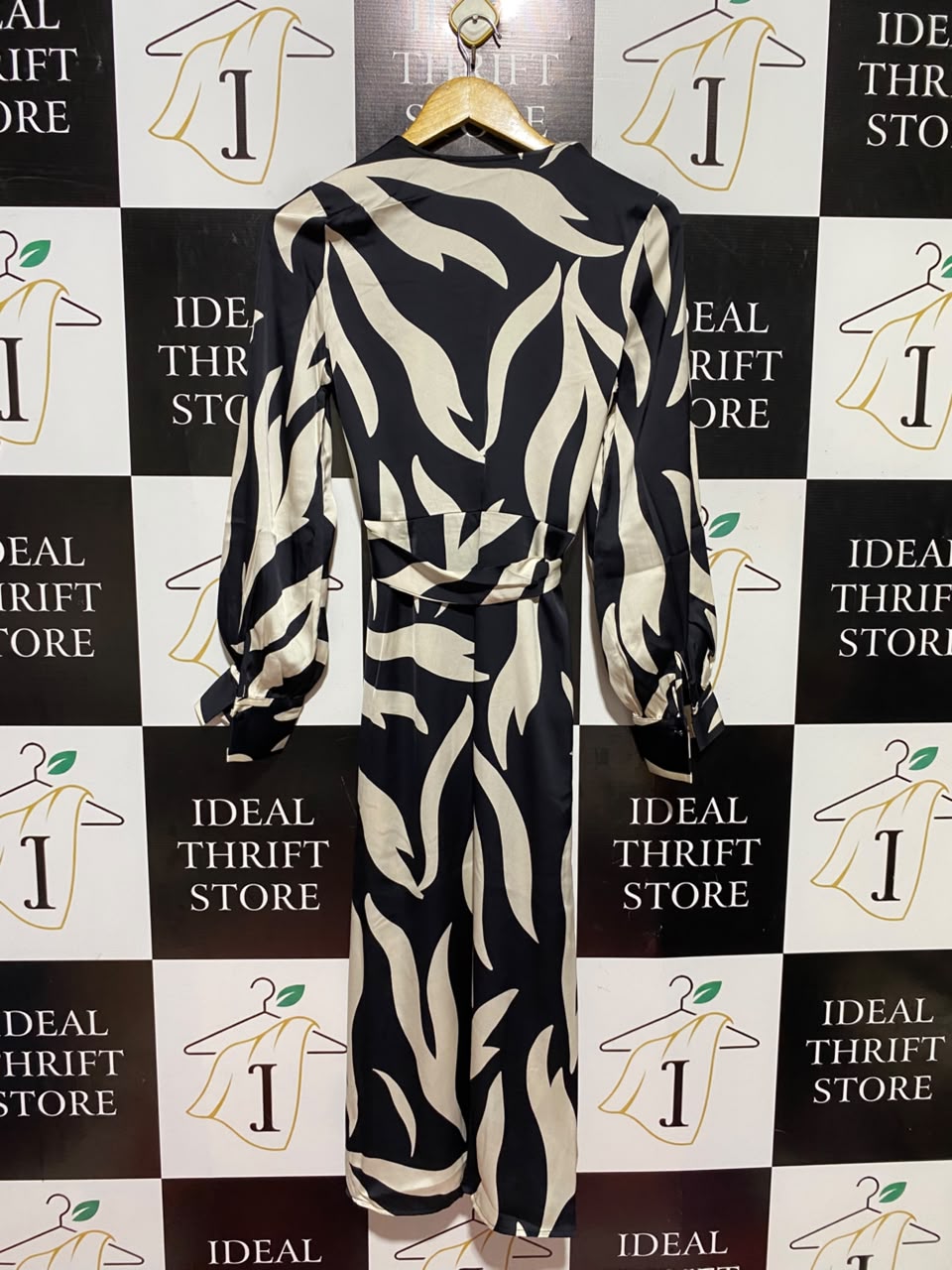 H&M |XS| BUST 16| A11| ABSTRACT PRINT WRAP LONG SLEEVE MIDI DRESS - BLACK & CREAM