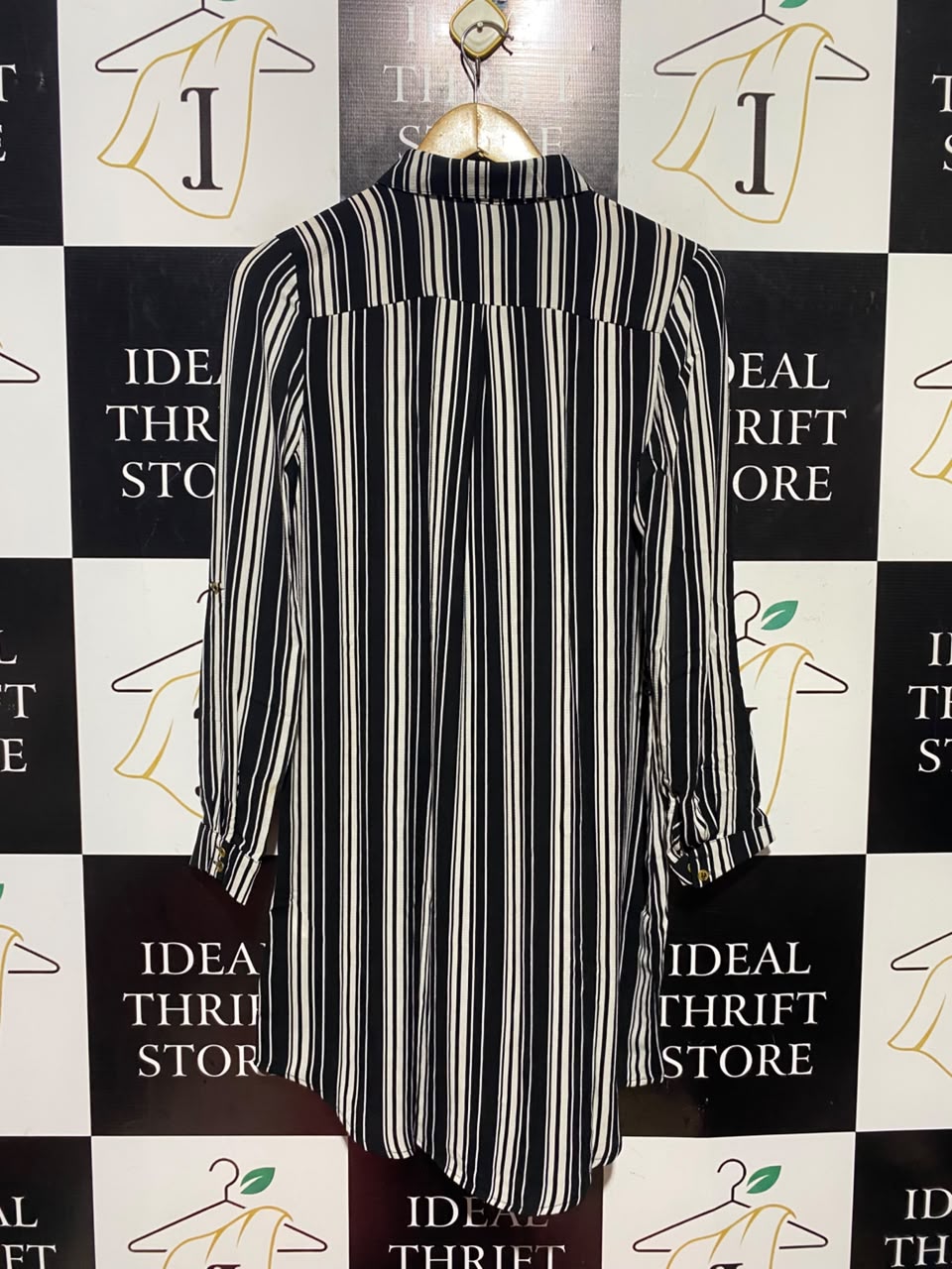 QUIZ |M| BUST 18| A16| BLACK AND WHITE VERTICAL STRIPED LONG SLEEVE SHIRT DRESS
