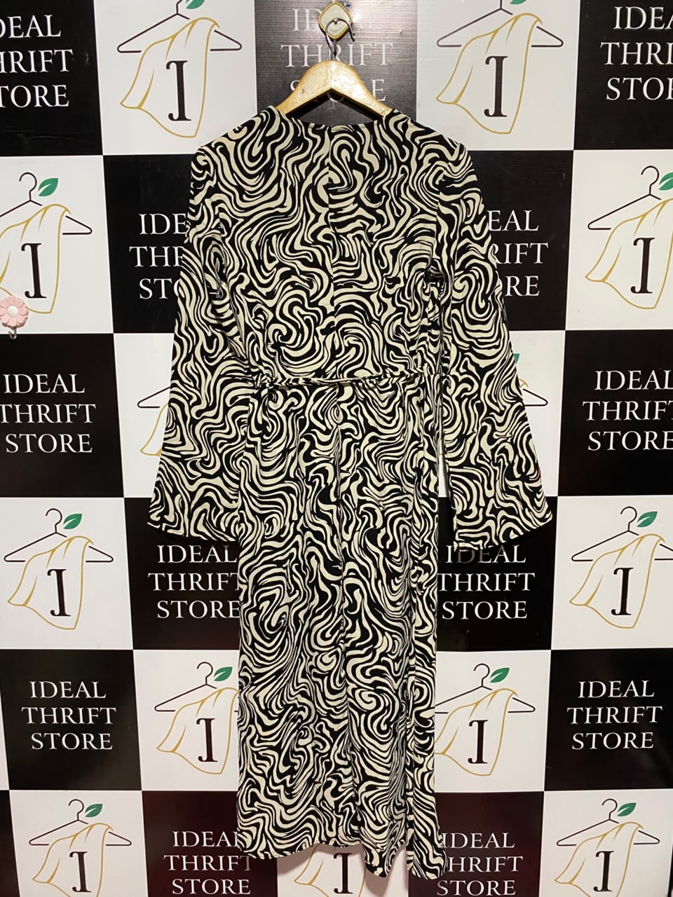 H&M |S| BUST 17| A16| BLACK & CREAM ABSTRACT SWIRL WRAP MIDI DRESS