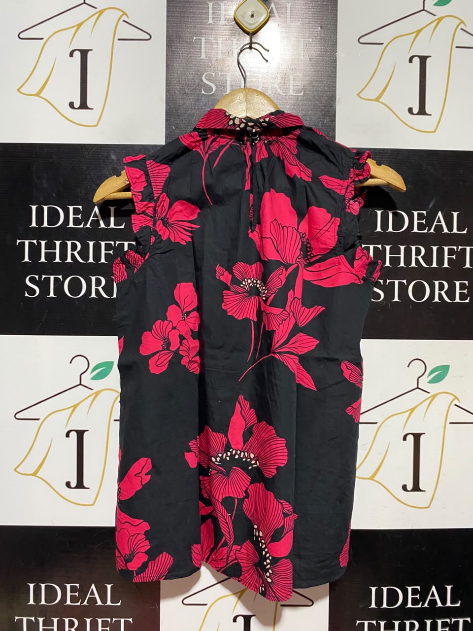 WHO WHAT WEAR |M| BUST 18| A19| BLACK AND HOT PINK FLORAL TIE-NECK RUFFLE SLEEVE BLOUSE
