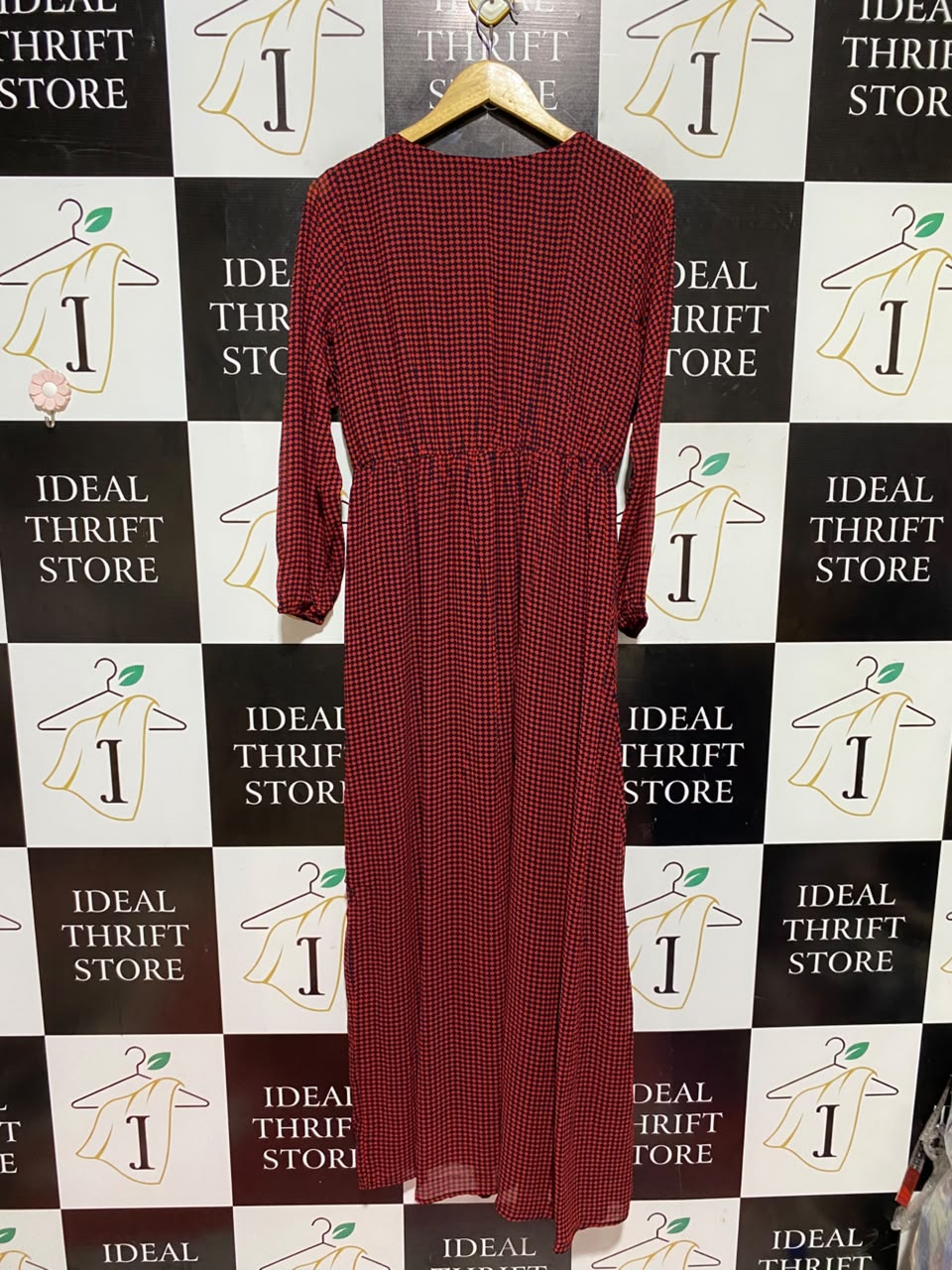 ETEN |L| BUST 18| A19| RED AND BLACK CHECKERED LONG-SLEEVE MIDI DRESS