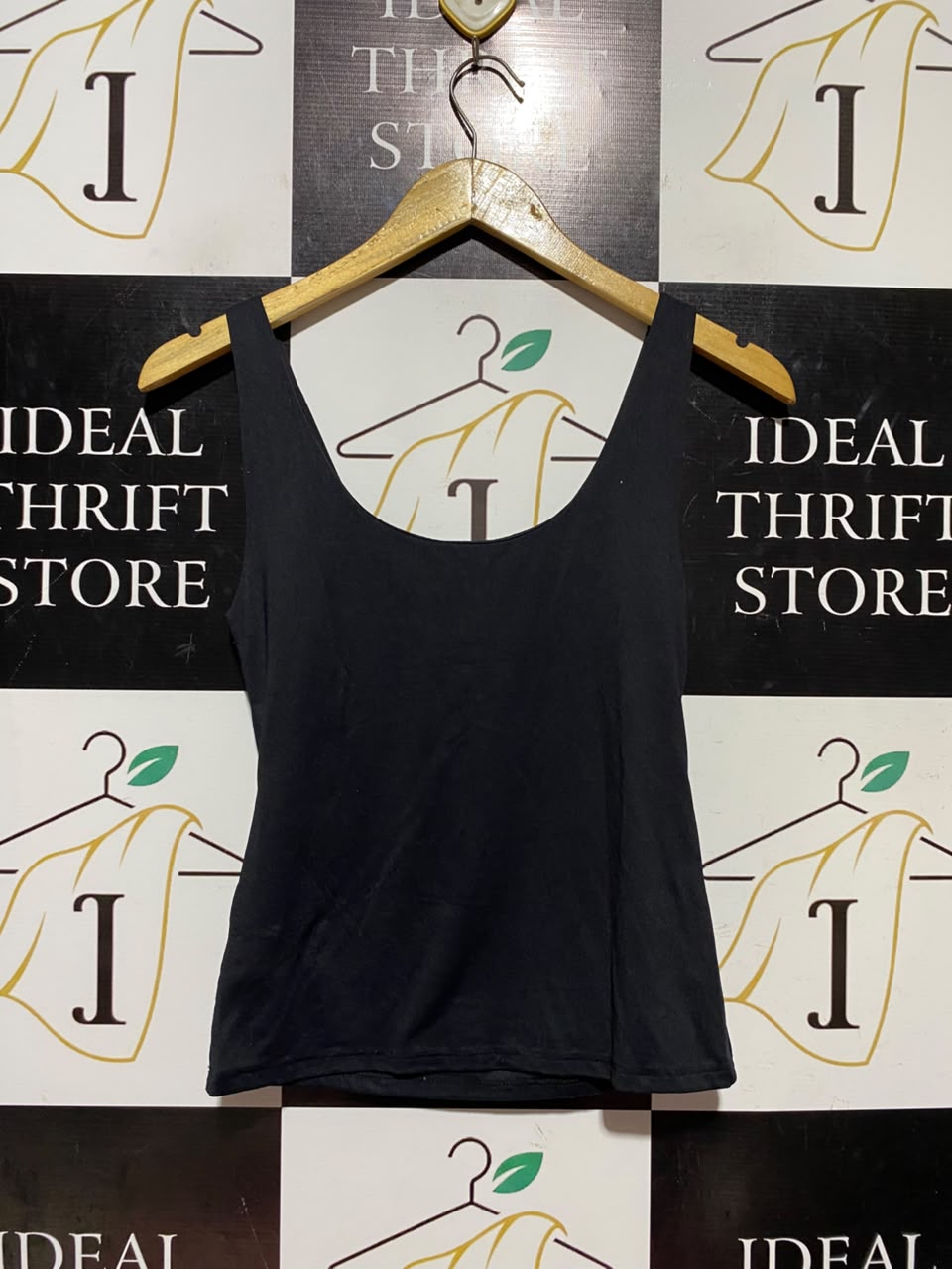 H&M |S| BUST 14| A1| CLASSIC BLACK SCOOP NECK TANK TOP