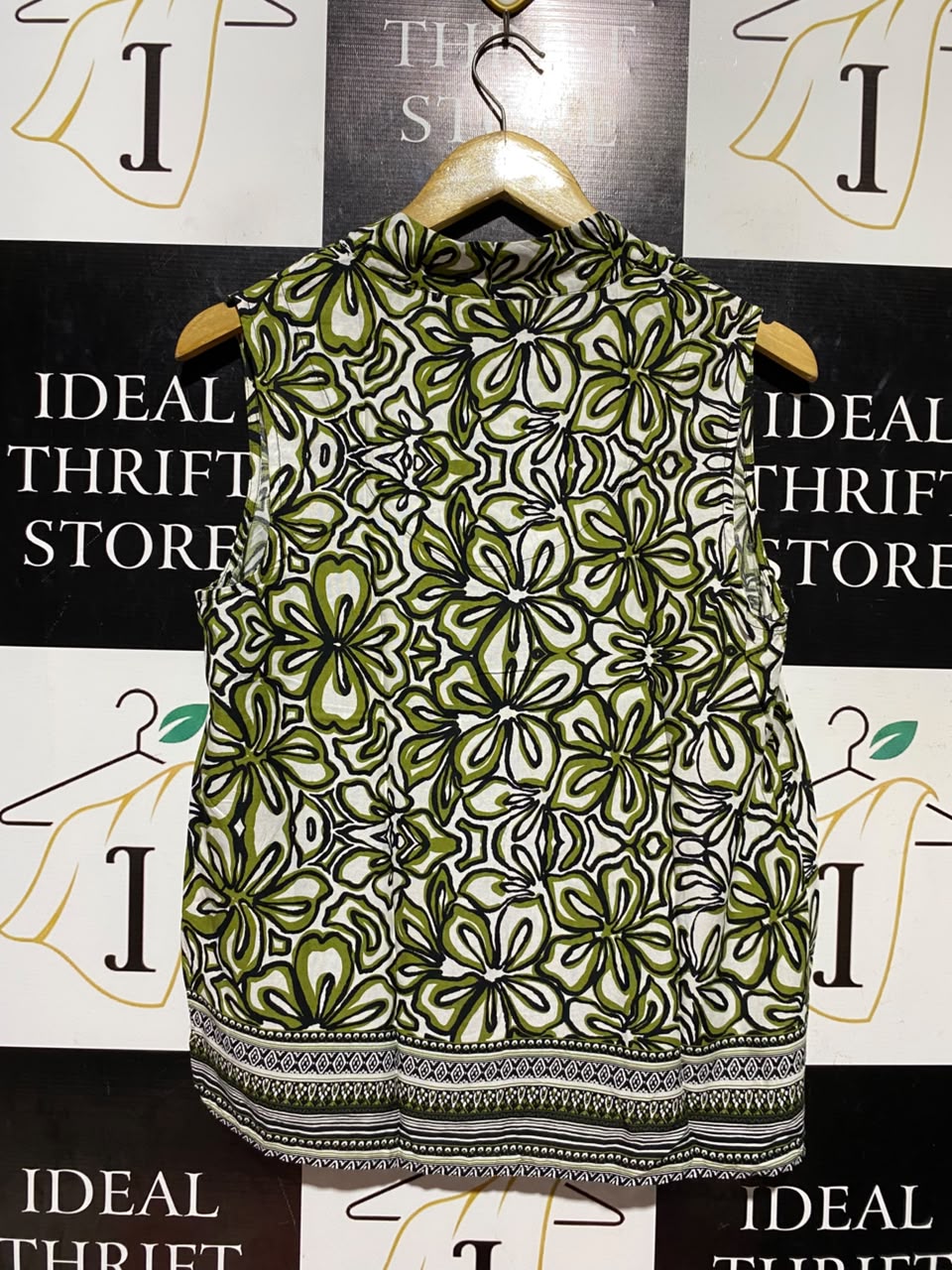 TU WOMAN |M| BUST 18| A1| OLIVE GREEN AND WHITE FLORAL PRINT SLEEVELESS TOP