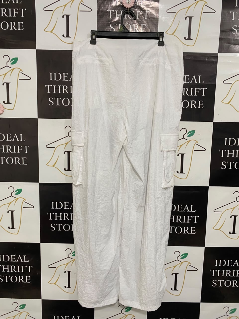 PRETTYLITTLE THING |XL| WAIST 36| A20| WOMEN'S WHITE PARACHUTE CARGO PANTS RELAXED FIT UTILITY TROUSERS