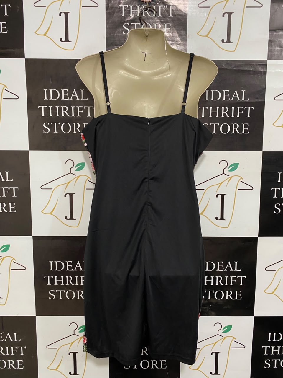 QUIZ |M| BUST 18| A23| BLACK AND RED FLORAL EMBROIDERED SLIP DRESS | V-NECK CAMI PARTY DRESS