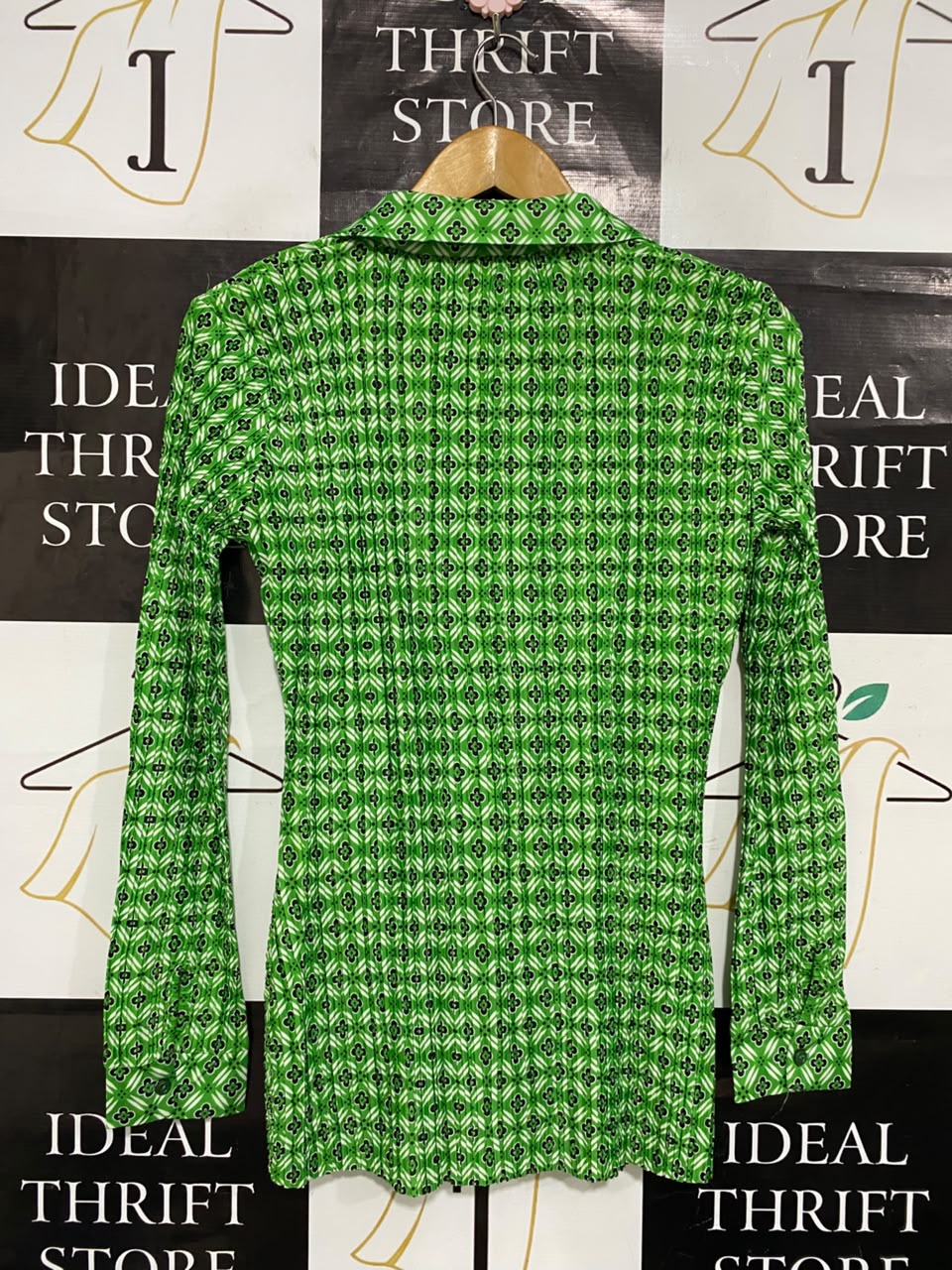 MISSGUIDED |S| BUST 17| A22| GREEN GEOMETRIC PRINT RUFFLED LONG-SLEEVE SHIRT | BUTTON-DOWN PEPLUM TOP