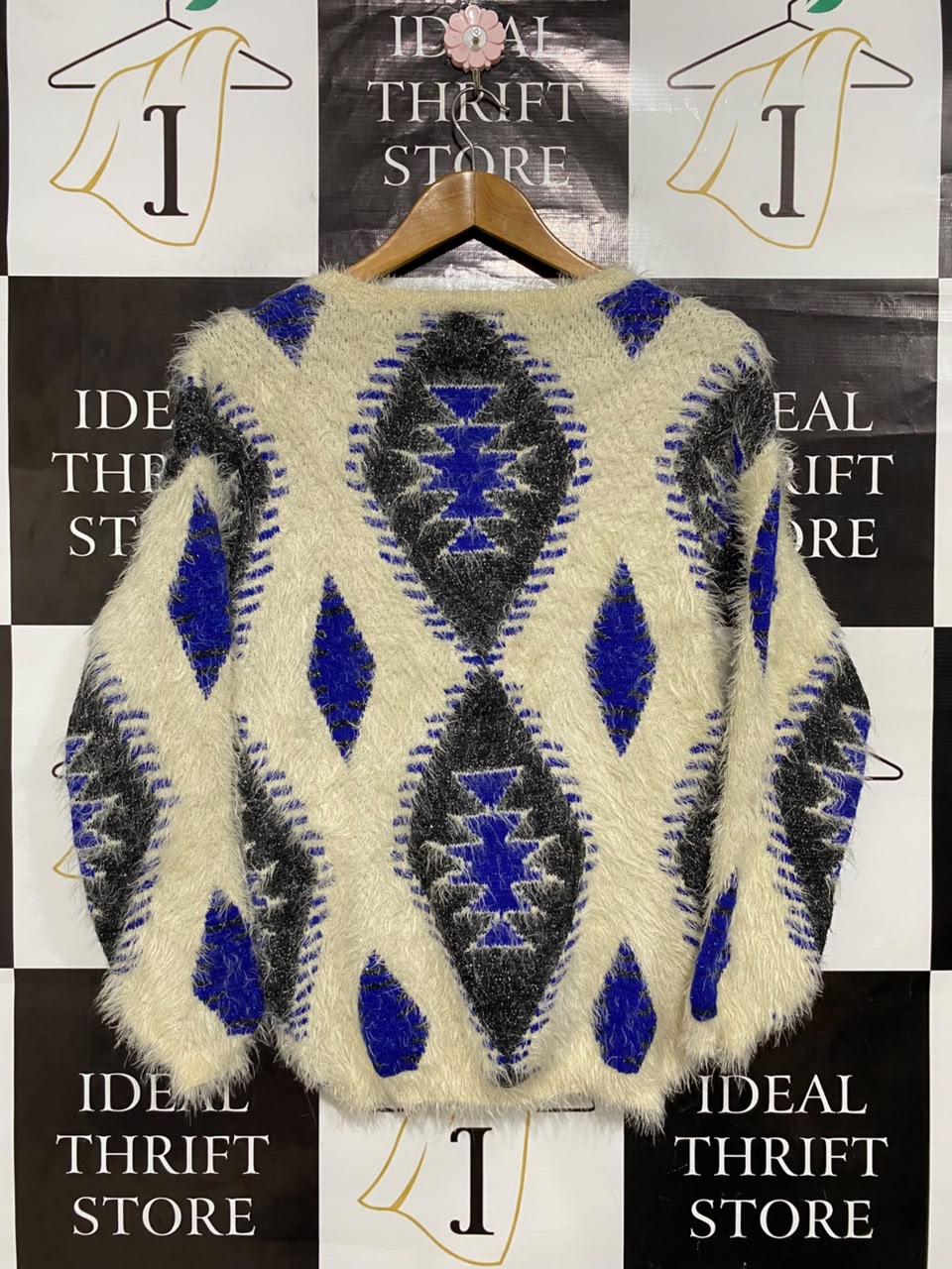M STYLE |S| BUST 17| B43| OVERSIZED AZTEC-PRINT FUZZY KNIT SWEATER