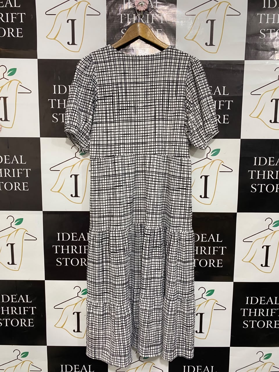 F&F |L| BUST 19| A24| BLACK AND WHITE GRID CHECK TIERED MIDI DRESS