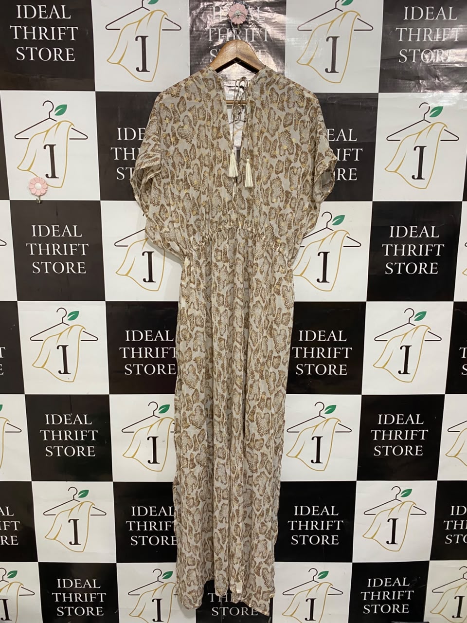 BOOHOO |M| BUST FREE| A26| GOLD ANIMAL PRINT V-NECK TASSEL TIE WAIST MAXI DRESS