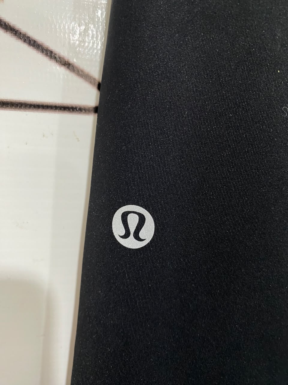 LULULEMON |XS| WAIST 22| WOMEN'S BLACK HIGH-WAISTED RUNNING LEGGINGS WITH SIDE POCKETS & REFLECTIVE DETAILS