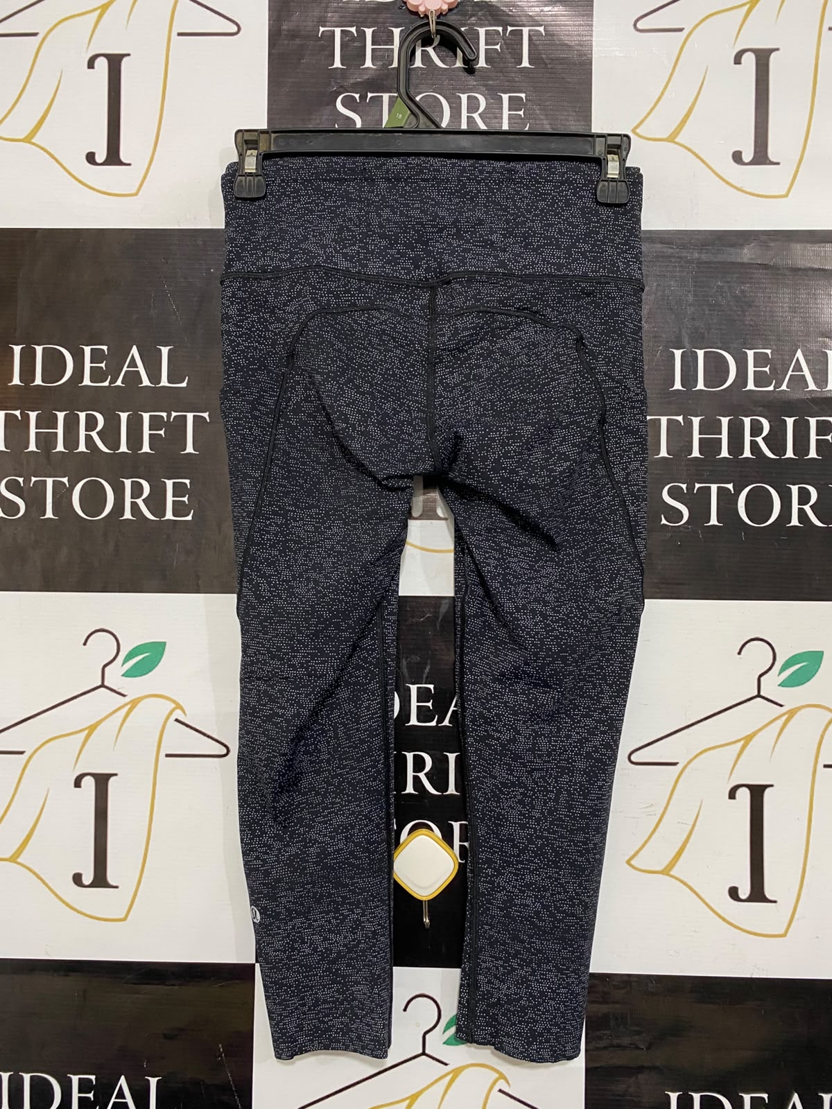 LULULEMON |S| WAIST 24| WOMEN'S BLACK AND WHITE REFLECTIVE DOT PRINT CROPPED ATHLETIC LEGGINGS ACTIVEWEAR