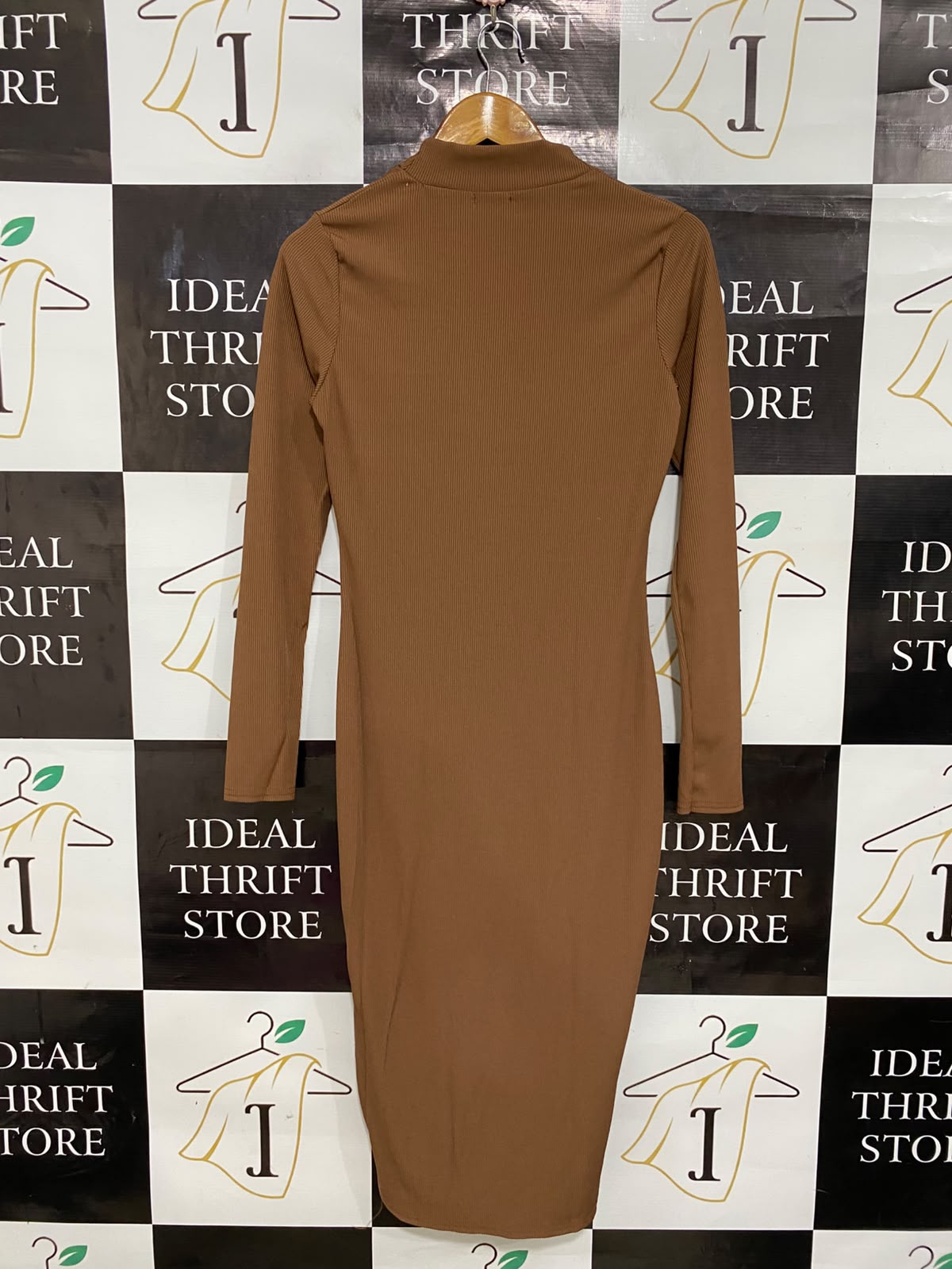 BOOHOO |M| BUST 15| A28| BROWN RIBBED MOCK NECK LONG-SLEEVE BODYCON MIDI DRESS