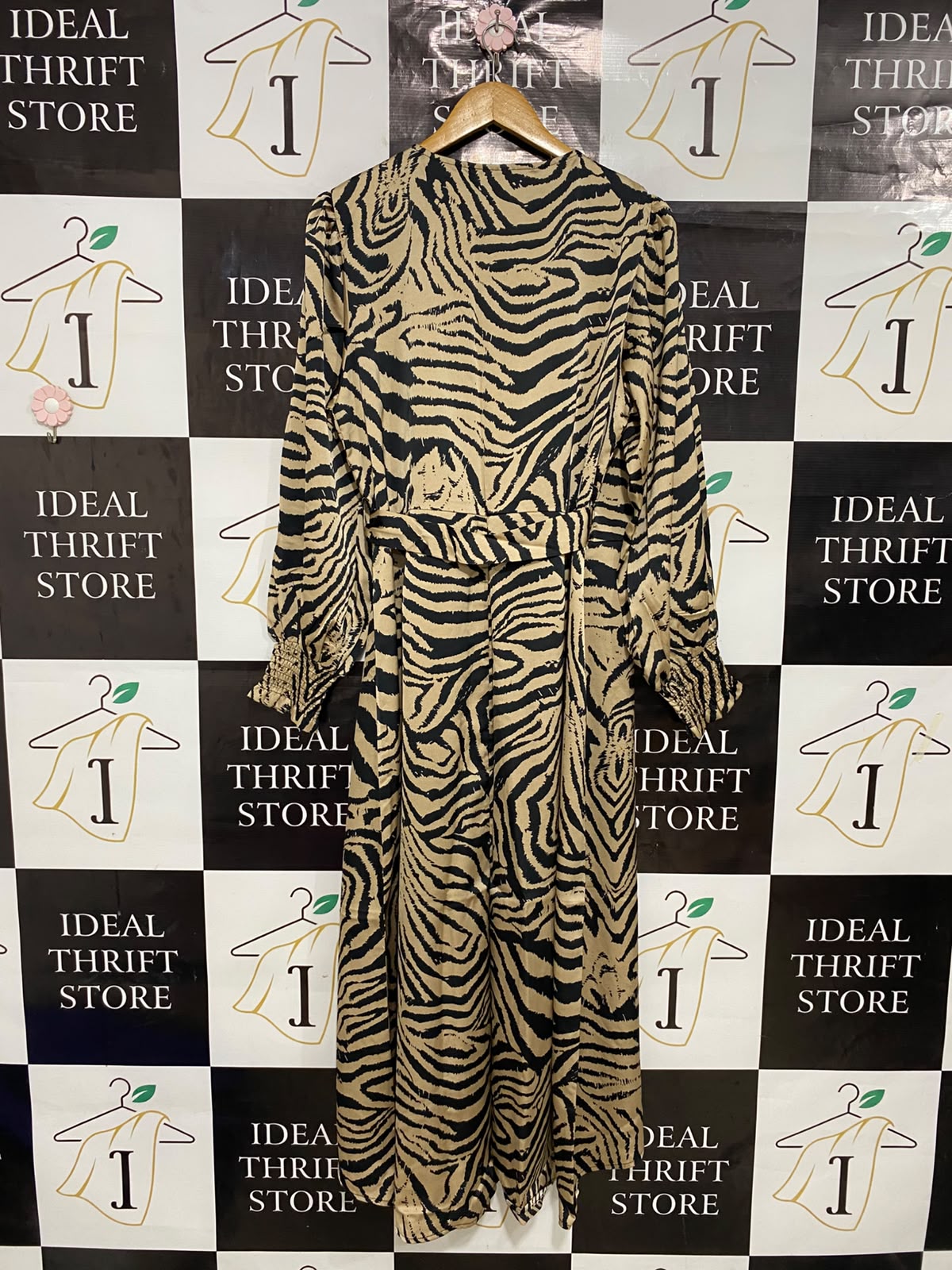 FRIENDS LIKE THESE |L| BUST 21| A27| BLACK & BEIGE ZEBRA PRINT WRAP-STYLE LONG-SLEEVE MIDI DRESS